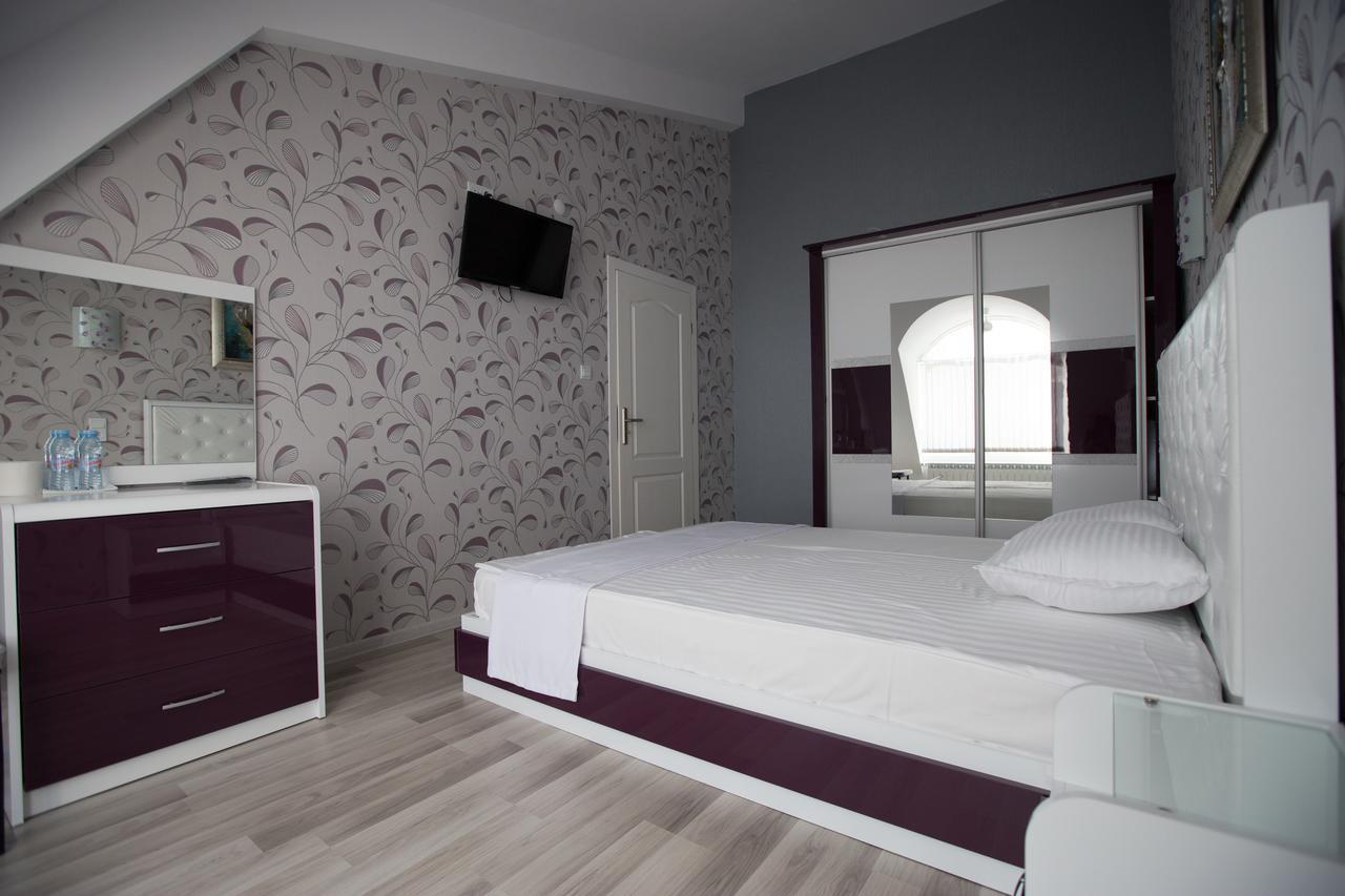 Apart Hotel Central Momtsjilgrad Buitenkant foto