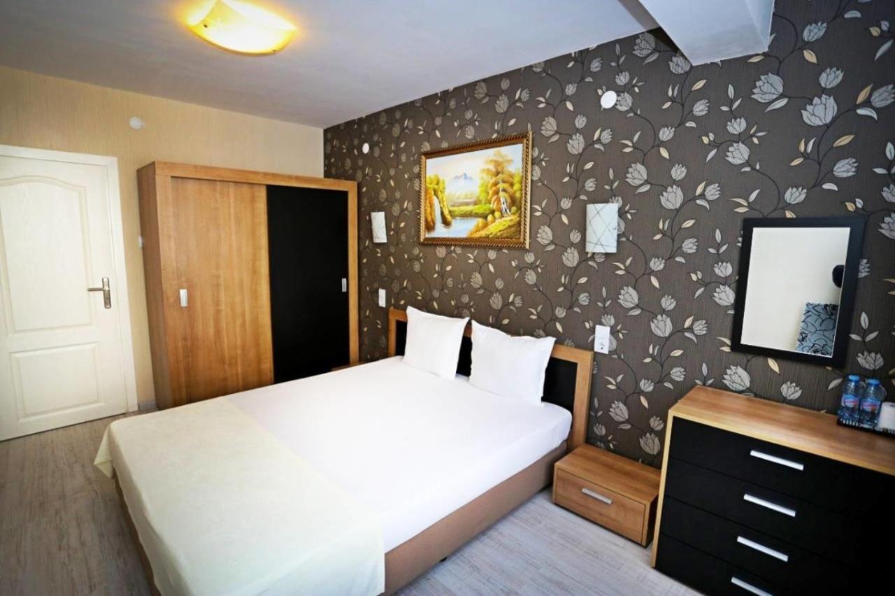 Apart Hotel Central Momtsjilgrad Buitenkant foto
