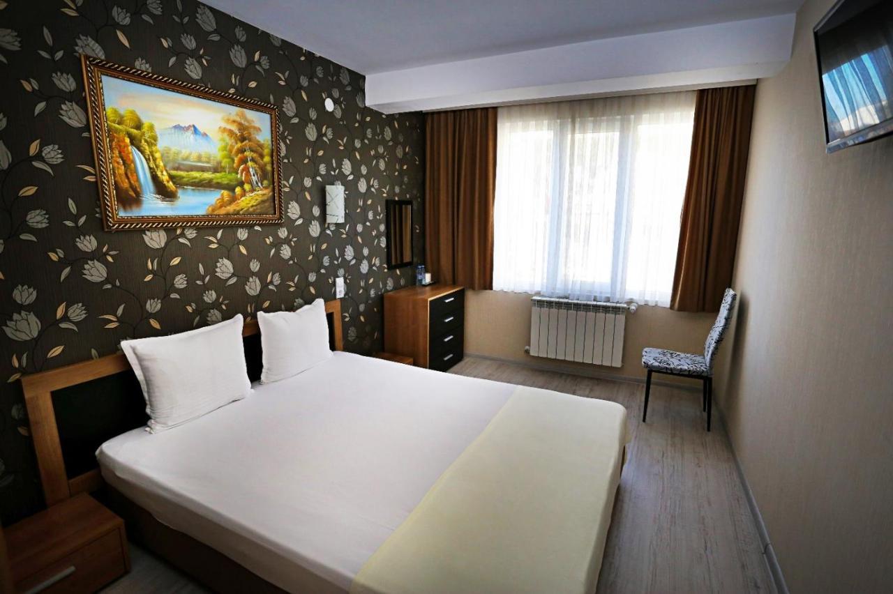Apart Hotel Central Momtsjilgrad Buitenkant foto