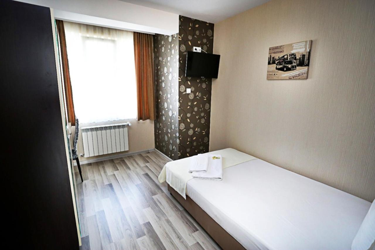 Apart Hotel Central Momtsjilgrad Buitenkant foto