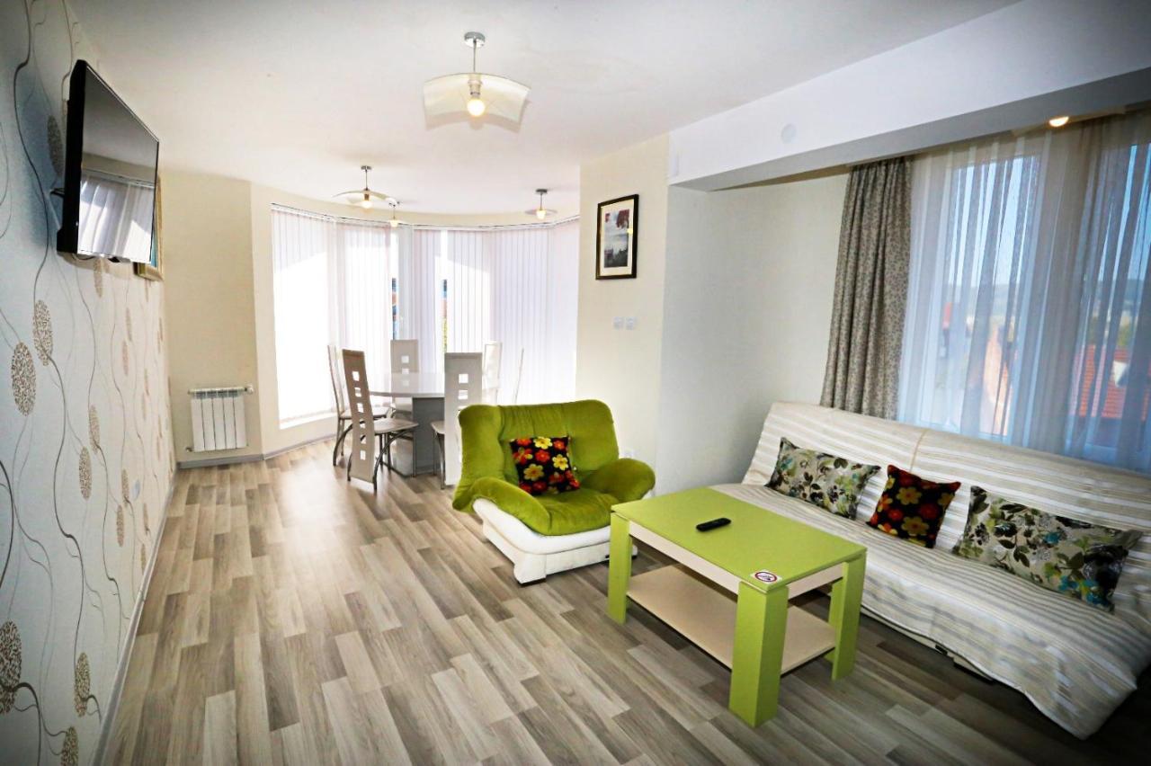 Apart Hotel Central Momtsjilgrad Buitenkant foto