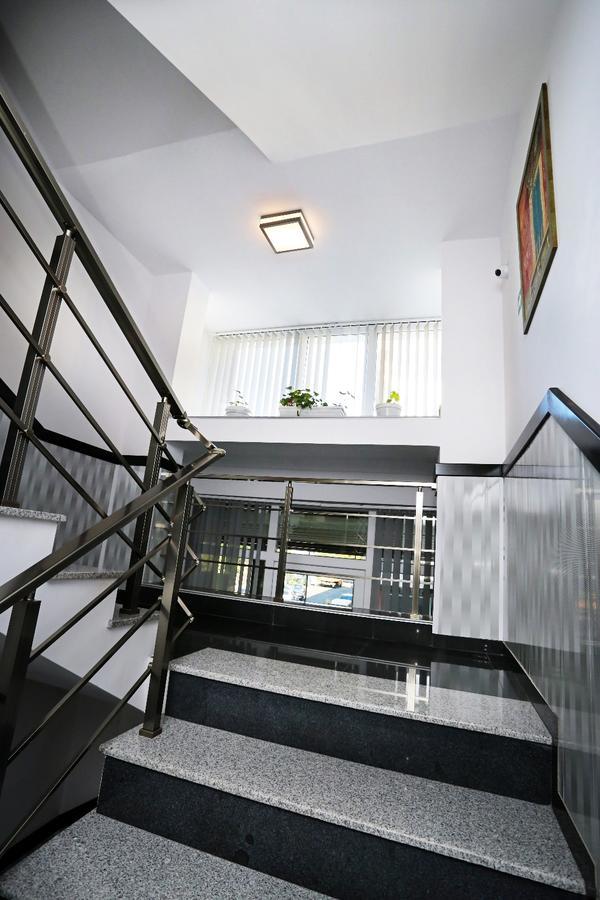 Apart Hotel Central Momtsjilgrad Buitenkant foto